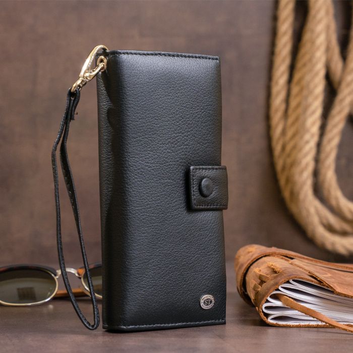Гаманець шкіряний жіночий на хлястику з кнопкою ST Leather 19280 чорний