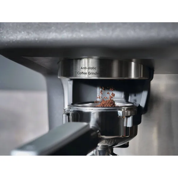 Кавоварка еспресо ELECTROLUX E8EC1-8BP
