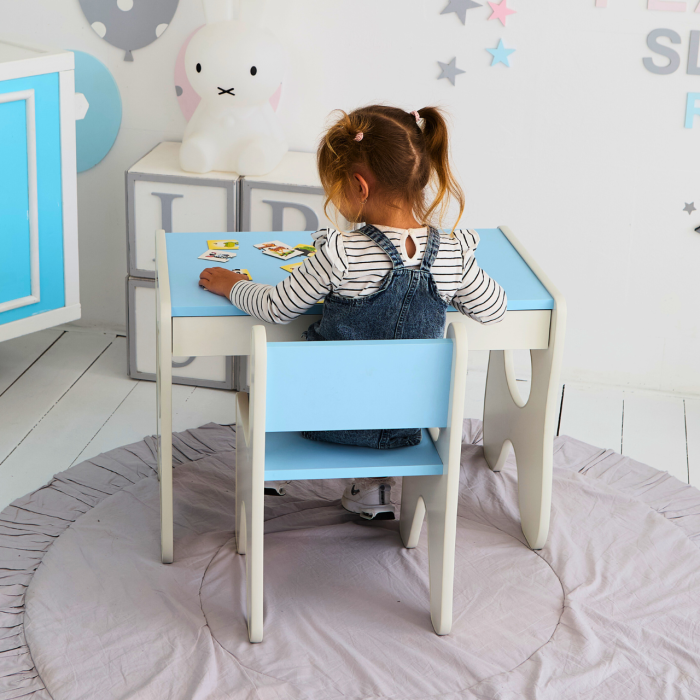 Столик та стільчик для дитини гральний білий з блакитним LalaKids