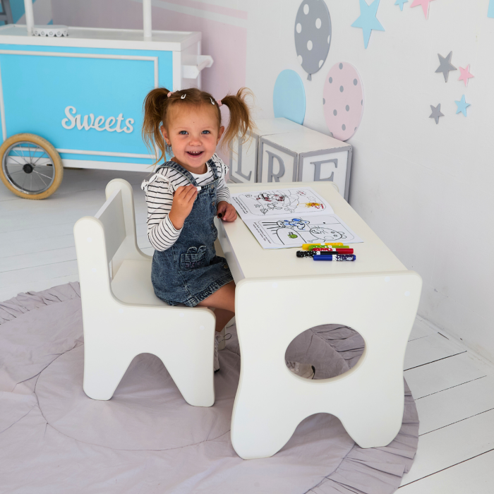 Стільчик для дитячої кімнати для ігор білий LalaKids