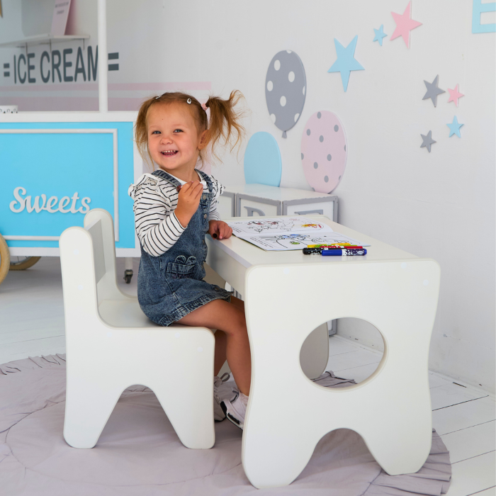 Стільчик для дитячої кімнати для ігор білий LalaKids