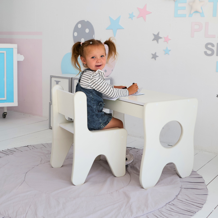 Стільчик для дитячої кімнати для ігор білий LalaKids
