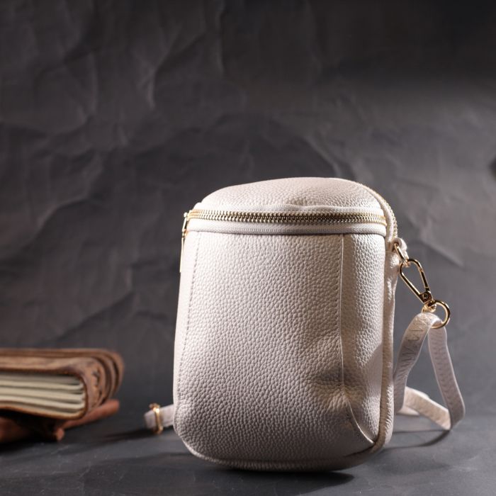 Компактна сумка цікавого формату з м'якої натуральної шкіри Vintage 22339 біла