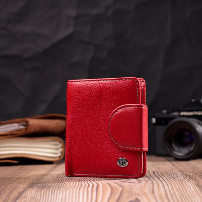 Шкіряний яскравий гаманець з монетницею ST Leather 19453 червоний