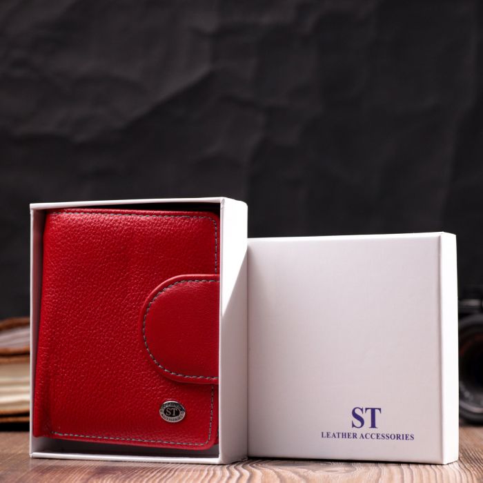 Шкіряний яскравий гаманець з монетницею ST Leather 19453 червоний