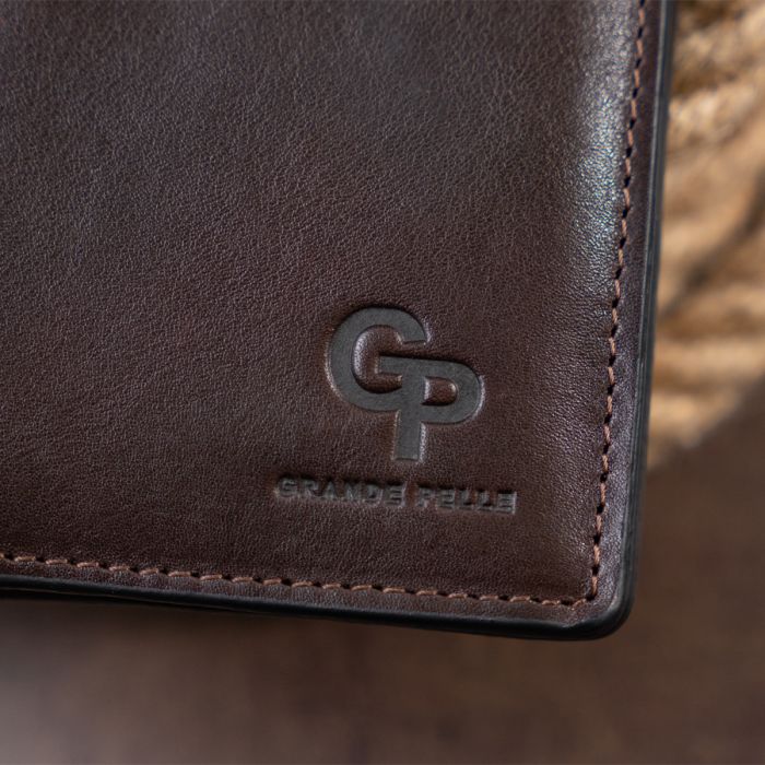 Вертикальне глянсове портмоне з накладною монетницею Grande Pelle 11330