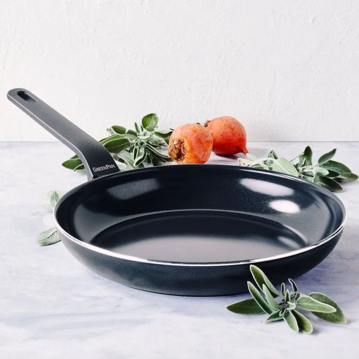 Сковорода GreenPan Essence Perforated Base 28 см з керамічним покриттям (CC009041-001)