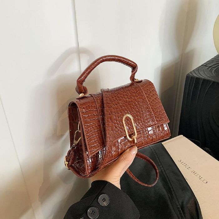 Каркасне невелике кросбоді з еко-шкіри Lilly P2-17068985C коричневе
