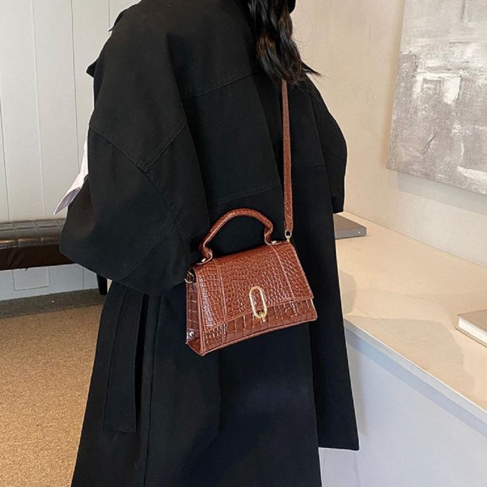 Каркасне невелике кросбоді з еко-шкіри Lilly P2-17068985C коричневе