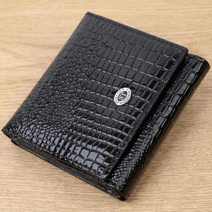 Компактний жіночий гаманець з натуральної лакованої шкіри ST Leather 22688 чорний