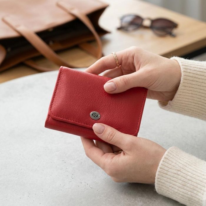 Жіночий гаманець горизонтального формату ST Leather 22721 червоний